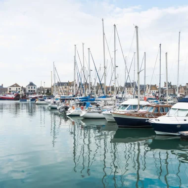 SAINT-VAAST-LA-HOUGUE Port bateaux