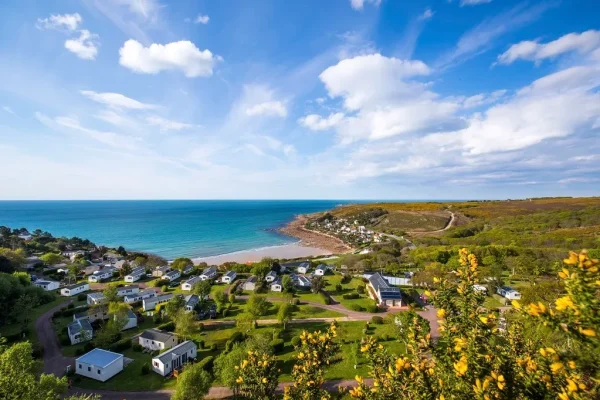 Réveillez-vous face à la mer : nos campings avec vue sur mer